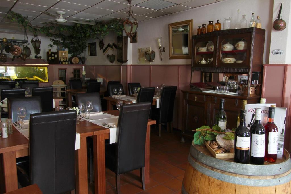 Hotel Restaurant Zeeland Tholen Exteriör bild