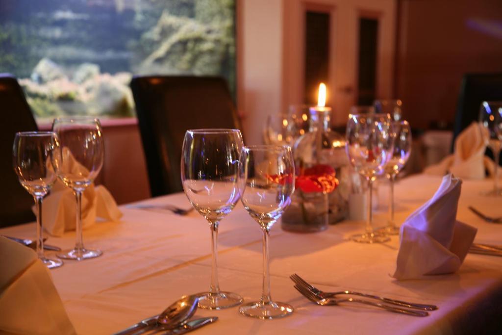 Hotel Restaurant Zeeland Tholen Exteriör bild